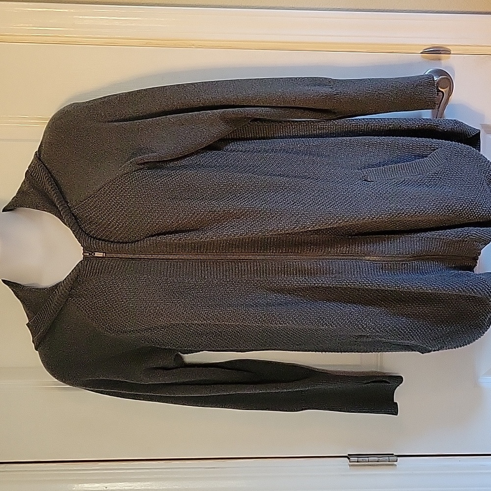 Akini Sweater